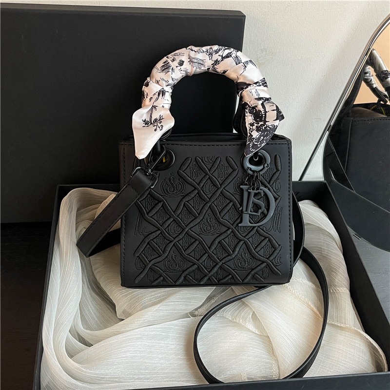 Luxury Bags Goyard - Guofeng Heavy Industry Embroidery Handheld Princess