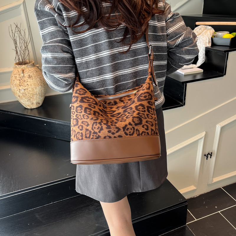 New Splicing Faux Suede Froste - огляд і ціна Bucket Bag Suede
