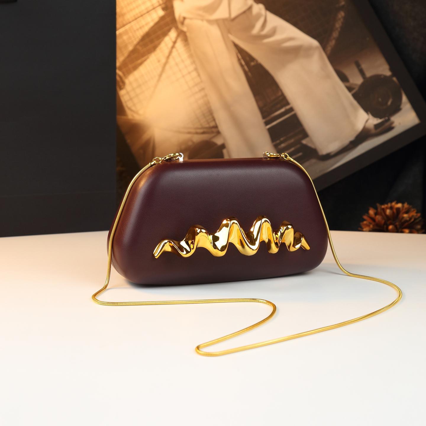 Trendy Letter Logo Leather Tot - огляд і ціна Luxury Bags Everyday