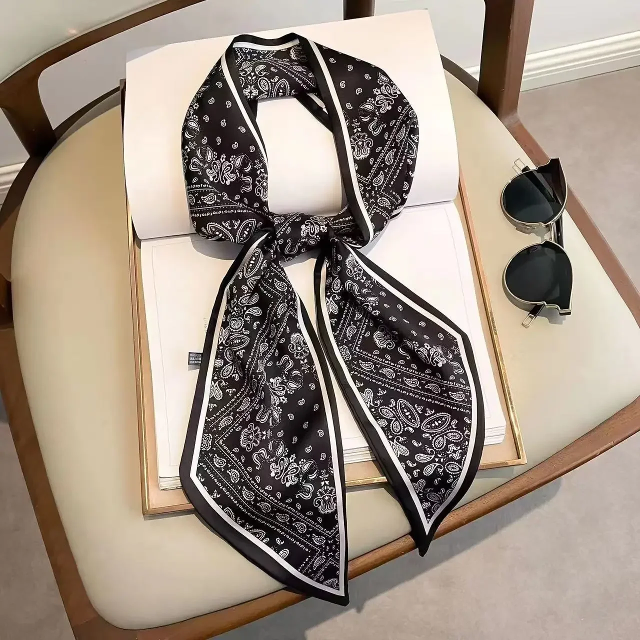 Design Print Skinny Scarf Plai - огляд і ціна Luxury Bags Women Brands