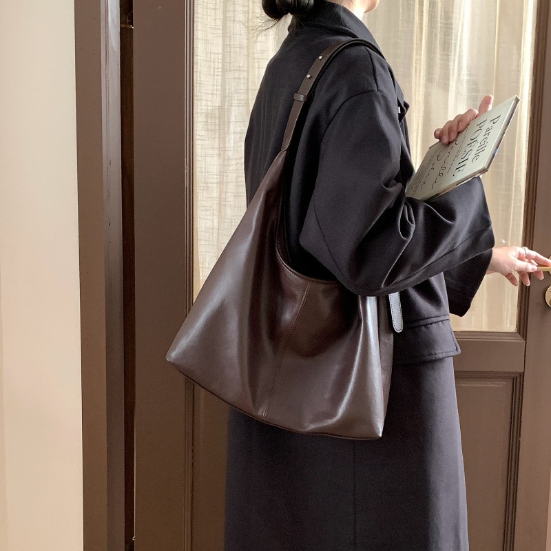 Vintage Everyday Shoulder Bag  - огляд і ціна Luxury Bags Everyday