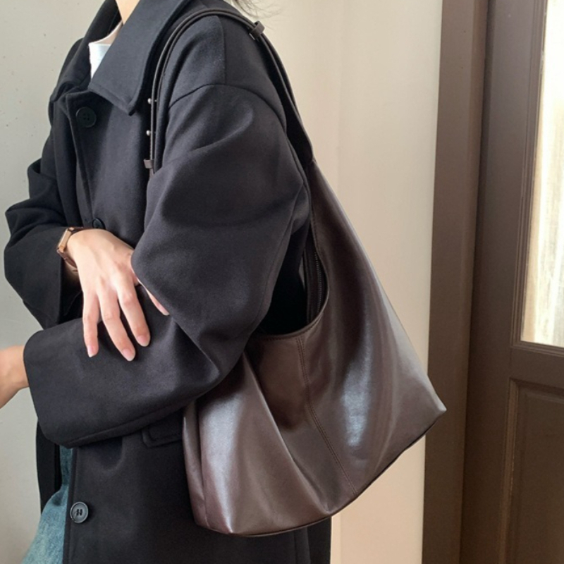 Vintage Everyday Shoulder Bag  - огляд і ціна Luxury Bags Everyday