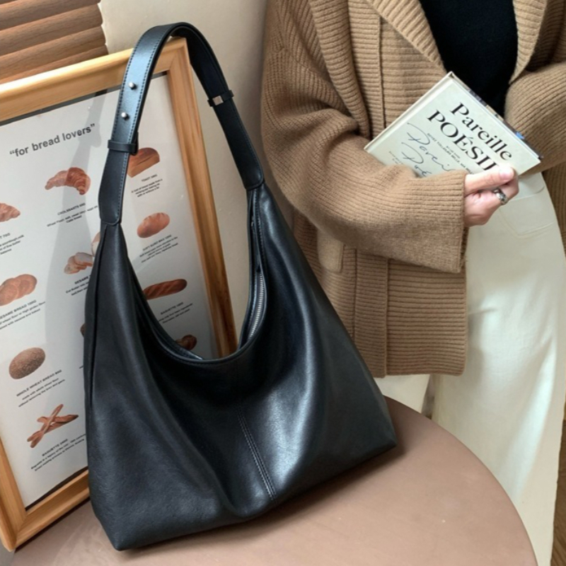 Vintage Everyday Shoulder Bag  - огляд і ціна Luxury Bags Everyday