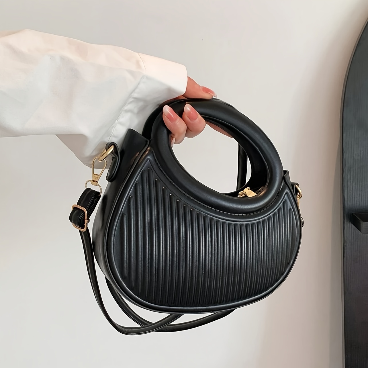 Chic Stripe Design Crossbody B - огляд і ціна Luxury Bags Everyday