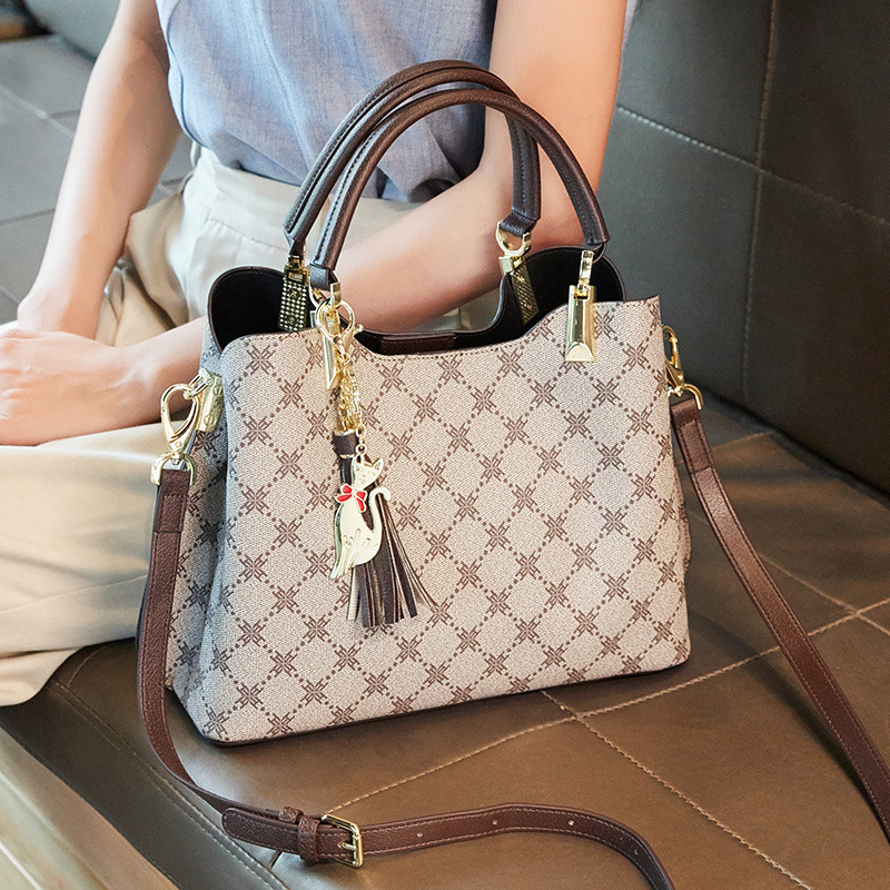 Luxury Everyday Designer Cross - огляд і ціна Luxury Bags Everyday