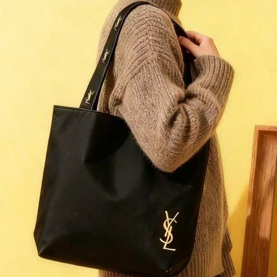Yves Saint Laurent YSL’s Bag M - огляд і ціна Luxury Tote Bags Ysl