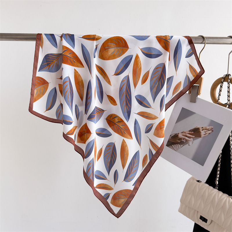 Luxury Brand Print 70cm Square - огляд і ціна Luxury Bags Women Brands